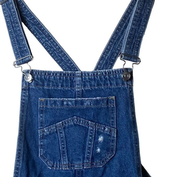 Divided H & M Wm’s Sz 6 Denim Distressed Frayed Jean Overall Bob Shorts - Picture 3 of 6